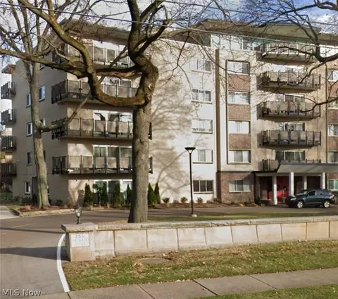 255 N Portage Path, Akron, OH 44303