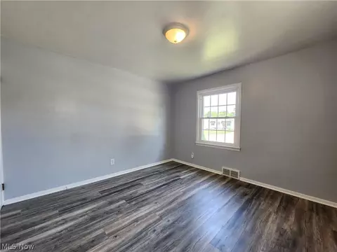 Bedroom - 1732 Eldon Dr, Wickliffe, OH 44092 photo 1 of 11