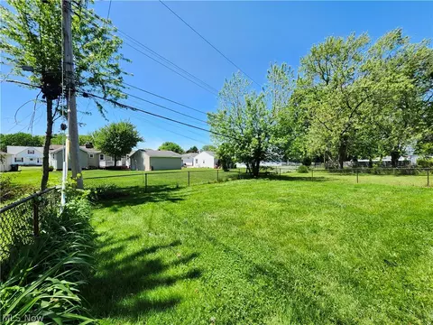 Exterior - 1732 Eldon Dr, Wickliffe, OH 44092 photo 7 of 9