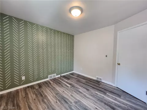 Bedroom - 1732 Eldon Dr, Wickliffe, OH 44092 photo 4 of 11