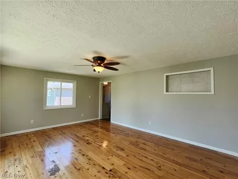 Living - 1732 Eldon Dr, Wickliffe, OH 44092 photo 11 of 12