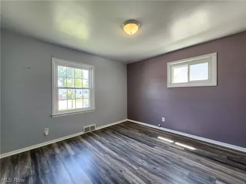 Bedroom - 1732 Eldon Dr, Wickliffe, OH 44092 photo 3 of 11
