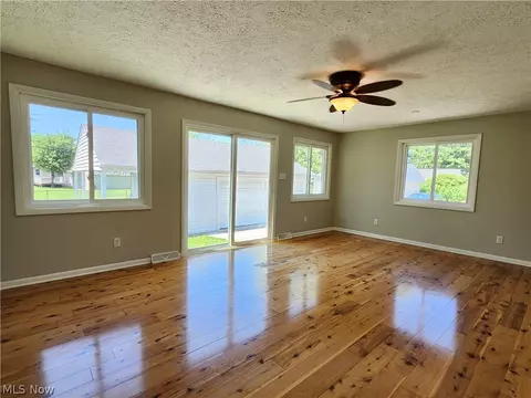 Living - 1732 Eldon Dr, Wickliffe, OH 44092 photo 10 of 12