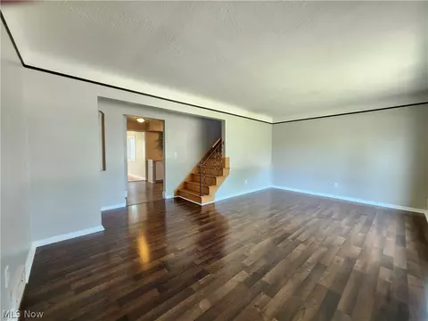 Living - 1732 Eldon Dr, Wickliffe, OH 44092 photo 4 of 12