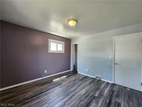 Bedroom - 1732 Eldon Dr, Wickliffe, OH 44092 photo 2 of 11
