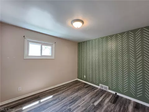Bedroom - 1732 Eldon Dr, Wickliffe, OH 44092 photo 5 of 11