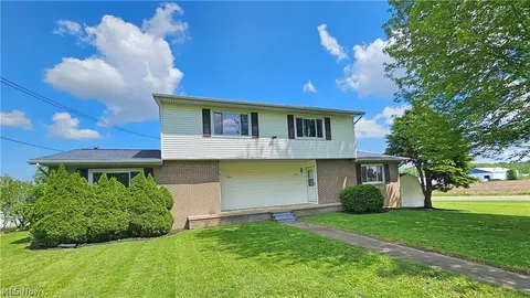 1676 Cedarcrest Ave SW, Massillon, OH 44646