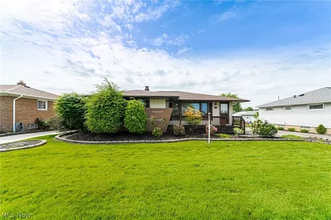 10175 Boundary Ln, Parma, OH 44130