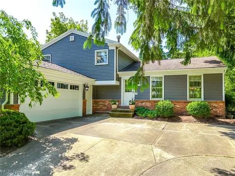 400 Sturbridge Dr, Medina, OH 44256