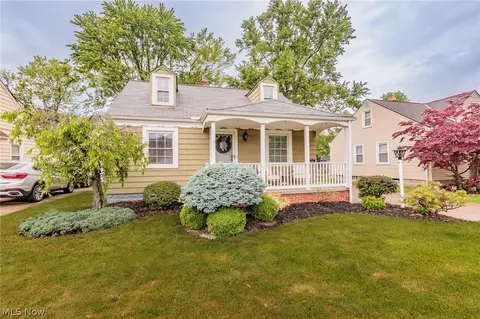 128 Lafayette St, Elyria, OH 44035