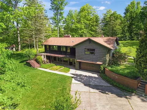 12718 Webster Rd, Strongsville, OH 44136