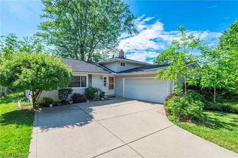 7042 Tobik Trl, Parma Heights, OH 44130