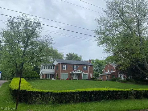600 N Market St, East Palestine, OH 44413