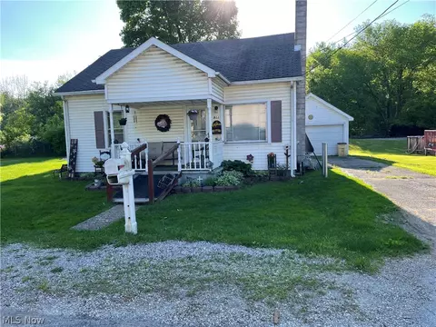 911 Washington St, Bergholz, OH 43908