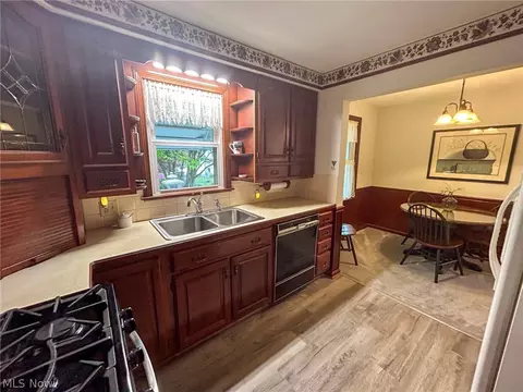 Kitchen - 7024 Claybourne Ave, Boardman, OH 44512 photo 2 of 2