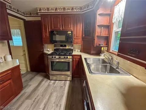 Kitchen - 7024 Claybourne Ave, Boardman, OH 44512 photo 1 of 2