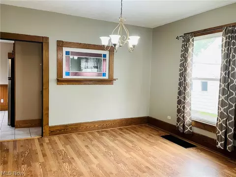 306 W Plain St, Minerva, OH 44657 photo 4
