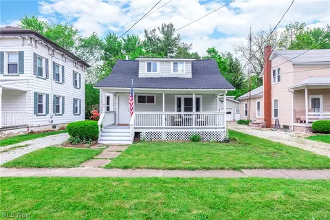 27 E Main St, Seville, OH 44273