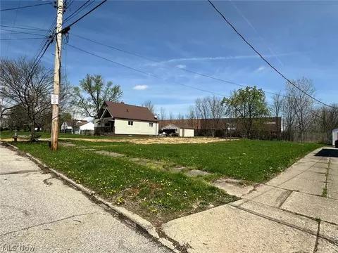 4733 E 178th St, Cleveland, OH 44128