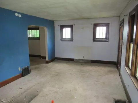 958 Davis St, Akron, OH 44310 photo 15