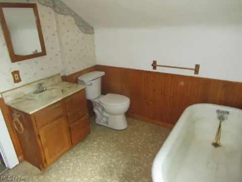 958 Davis St, Akron, OH 44310 photo 14