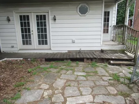 958 Davis St, Akron, OH 44310 photo 4