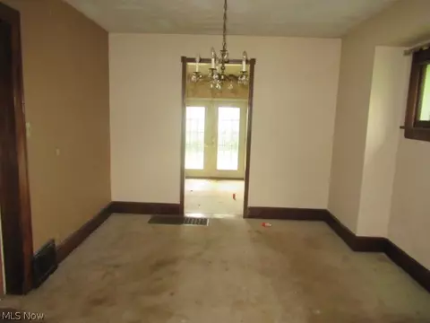 958 Davis St, Akron, OH 44310 photo 7