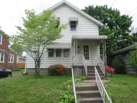 958 Davis St, Akron, OH 44310