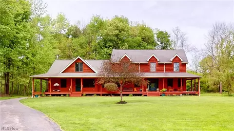 8424 Whispering Pines Dr, Novelty, OH 44072