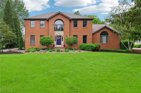 184 Brentwood Dr, Hudson, OH 44236