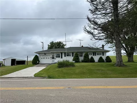 48021 Annapolis Rd, Hopedale, OH 43976