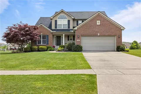 5129 Weatherstone Dr, North Ridgeville, OH 44039