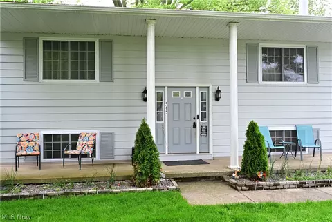 545 W Shore Blvd, Sheffield Lake, OH 44054