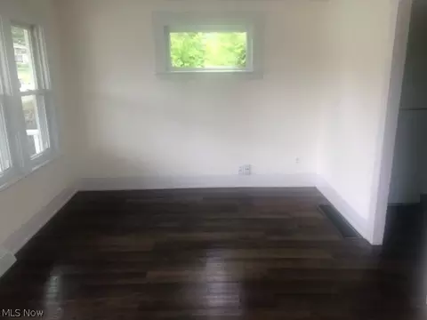 1382 Redstone Ave, Akron, OH 44310 photo 5