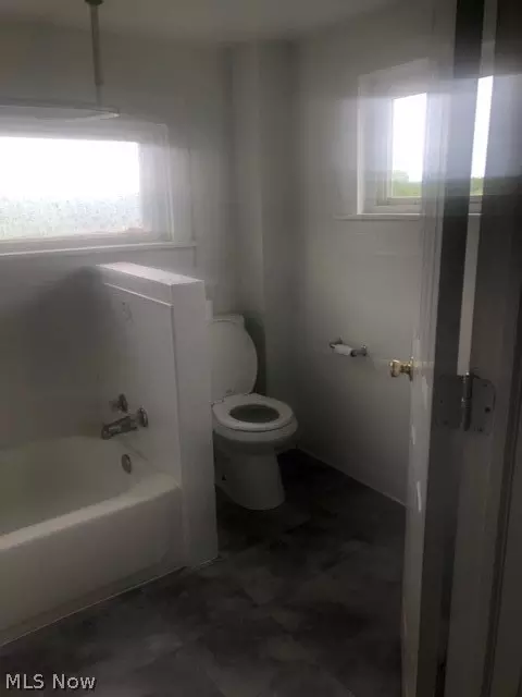 1382 Redstone Ave, Akron, OH 44310 photo 6