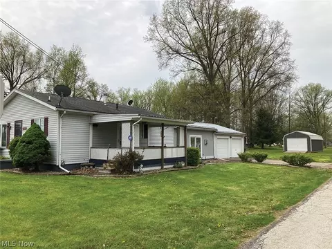 11401 Ridgefield Ave NE, Alliance, OH 44601