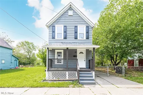 5 Woodford Ave, Elyria, OH 44035