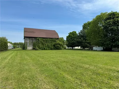 Center Road, Conneaut, OH 44030