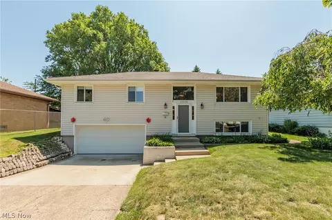 13539 Crestway Dr, Brook Park, OH 44142