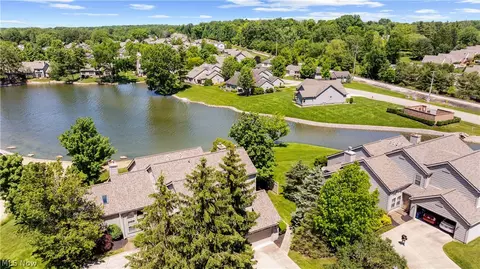 303 Windjammer Dr, Columbiana, OH 44408