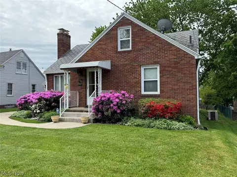 4426 2nd St NW, Canton, OH 44708 photo 2