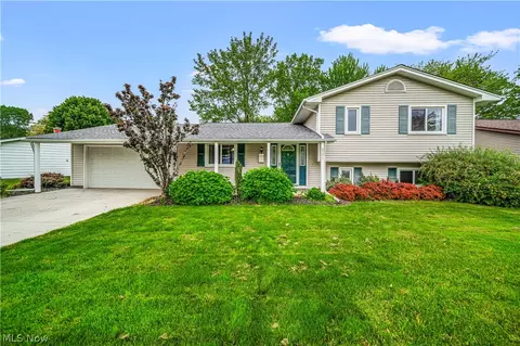 8291 Fairfax Dr, Mentor, OH 44060