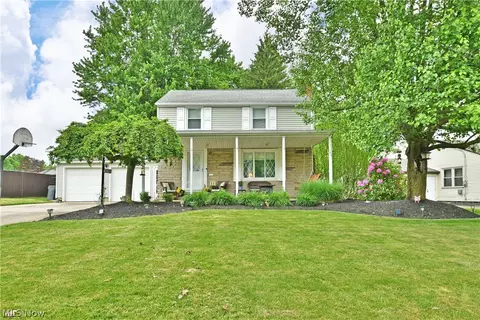 2676 Rosewae Dr, Youngstown, OH 44511