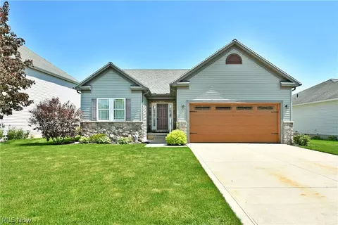 15125 Woodsong Dr, Middlefield, OH 44062