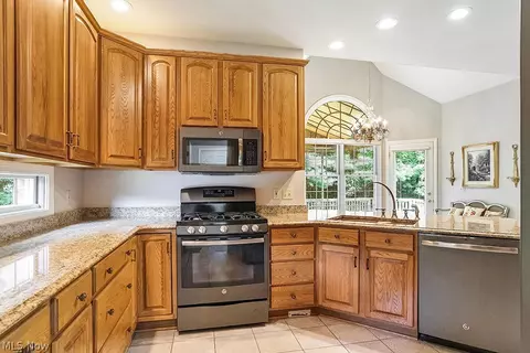 5323 Shadow Creek Dr, Boardman, OH 44512 photo 12