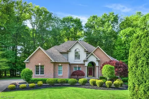 5323 Shadow Creek Dr, Boardman, OH 44512