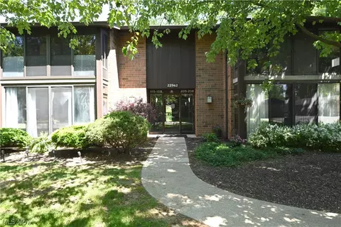 22962 Maple Ridge Rd #206, North Olmsted, OH 44070