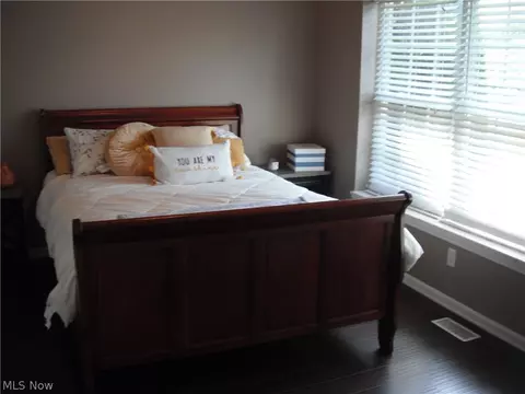 Bedroom - 2320 Stonepath St, Lorain, OH 44052 photo 5 of 6
