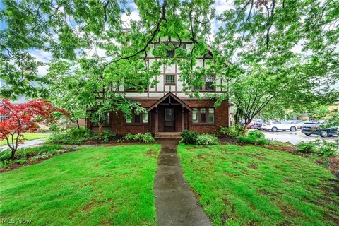 12518 Clifton Blvd, Lakewood, OH 44107