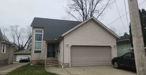 1913 E 296th St, Wickliffe, OH 44092